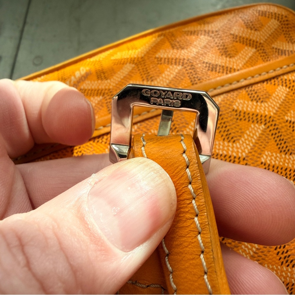 AUTHENTIC GOYARD CAP VERT YELLOW CROSSBODY BAG - Picture 11 of 16